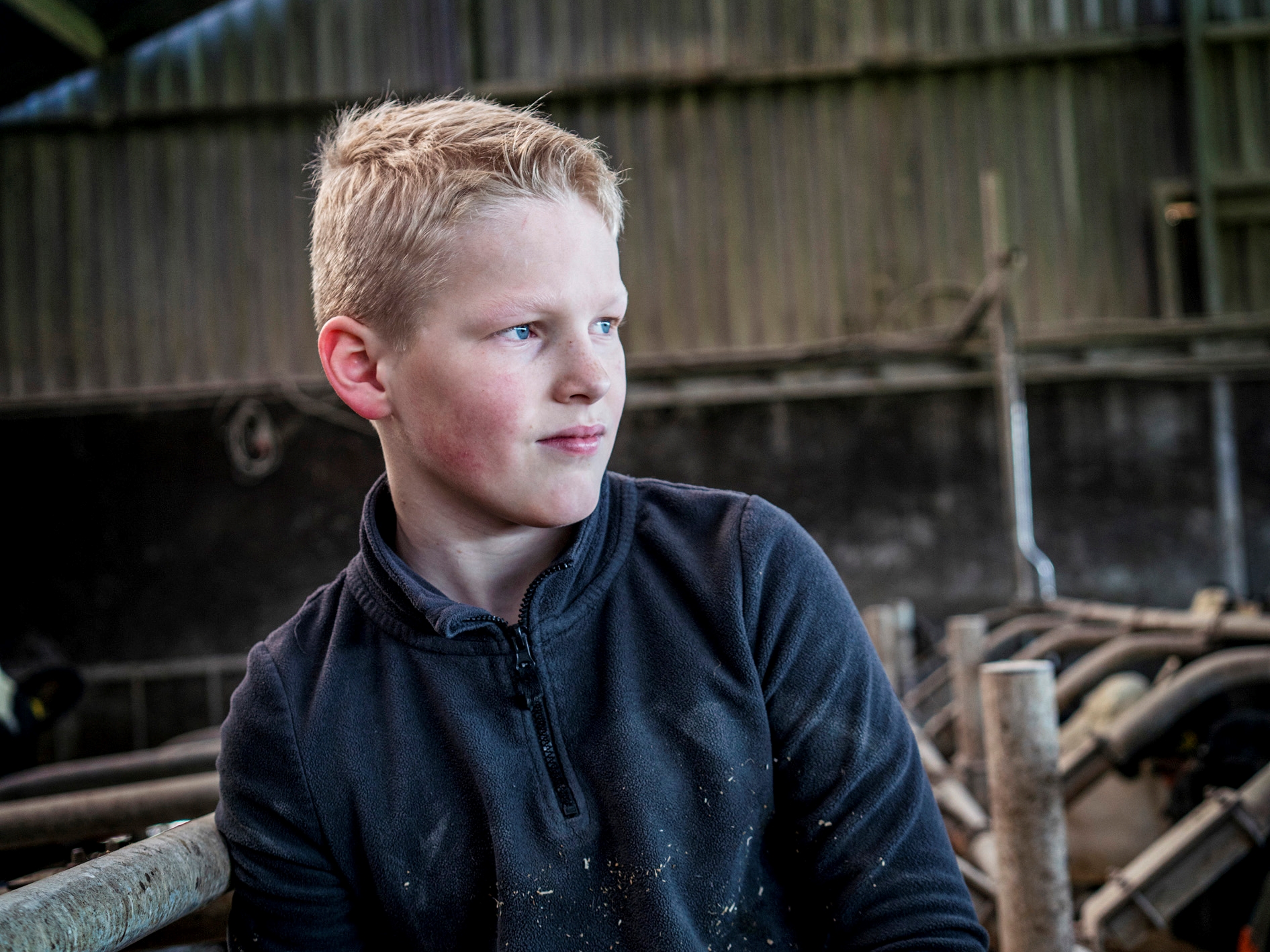 Nederland,Huisseling, 5 feb 2022
Jesper Kocken (11jr) woont op een koeienboerderij in Huisseling, Noord-Brabant.
Foto: Jet Budelman